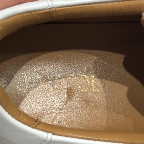 JOYASOL Women's Paisley Sneaker All White Size 7
MSRP $220 - Picture 5 of 10